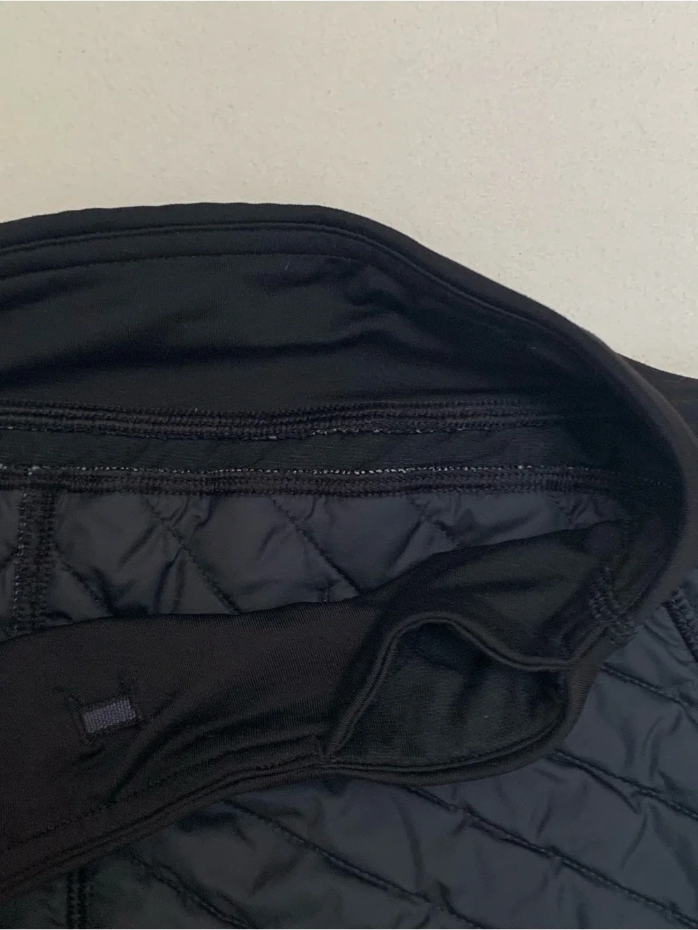 Ivivva by Lululemon Girls Black Quilted Athletic Shorts Sz 14 Zip Pocket Running